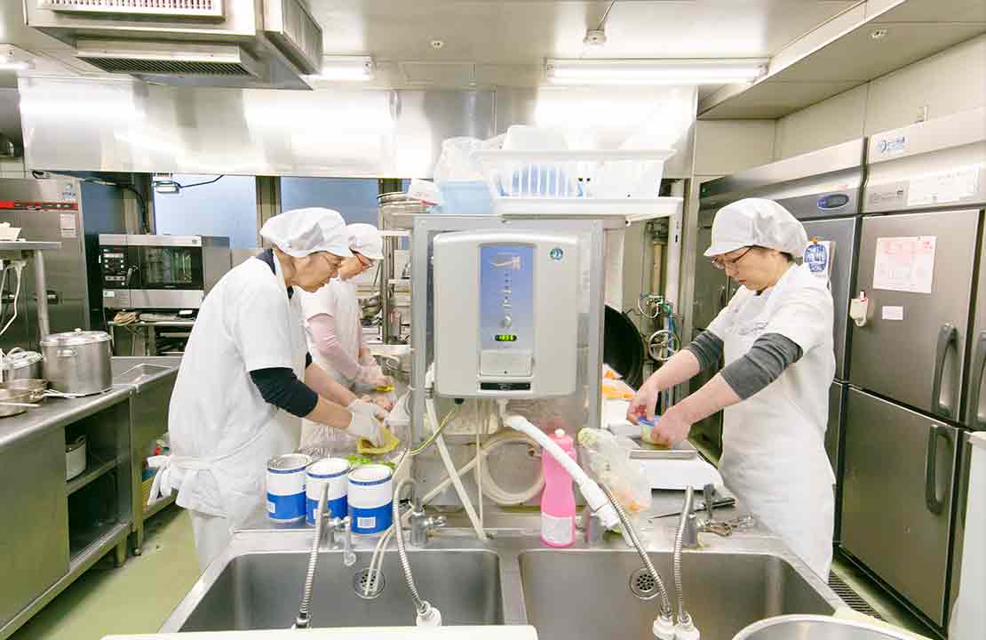 給食管理業務委託